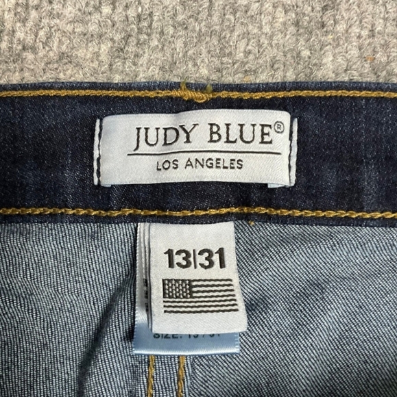 Judy Blue Jeans Womens Size 13/31 Blue Denim Flare Dark Wash Raw Hem - Picture 7 of 8